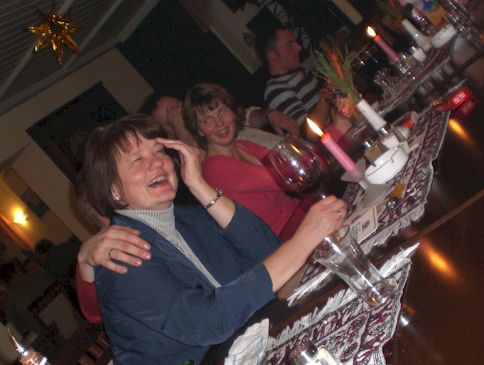 Kind mit Feuerwehrkelle